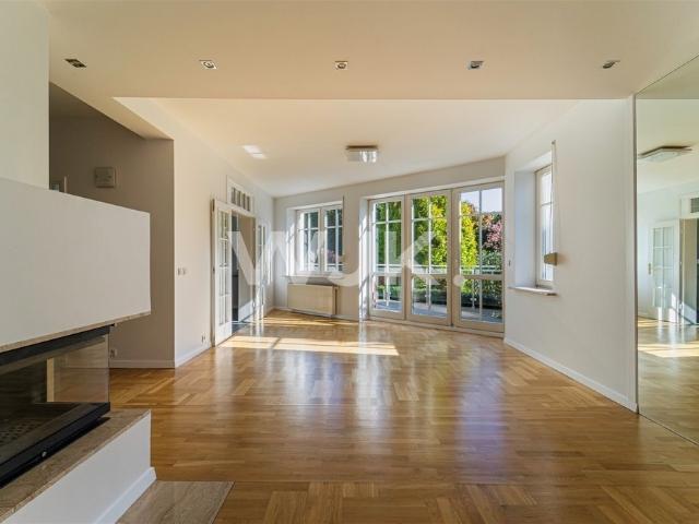 Przestronny dwupoziomowy apartament 132m2 w Wilanowie