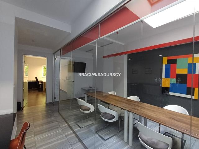 Przestronny lokal usługowo biurowy 95,6 m² przy Placu Bohaterów Getta