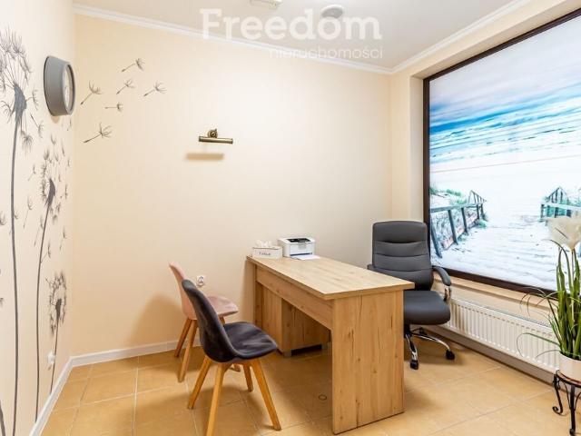 Przestronny lokal usługowy 63,5 m2 z witryną w Kołobrzegu