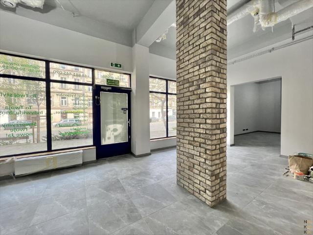Przestronny lokal usługowy 105 m² z klimatyzacją i witrynami