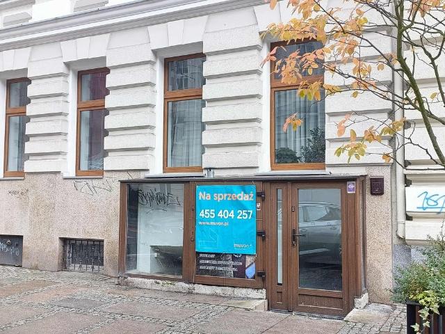 Przestronny lokal usługowy w centrum Szczecina – do własnej aranżacji