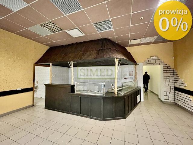 Przestronny lokal usługowy na Mokotowie z barem i możliwością koncesji