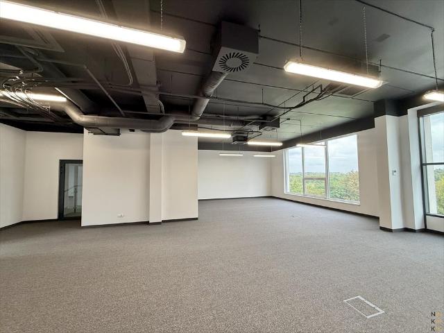 Przestronny lokal biurowy 138 m2, klimatyzacja, elastyczna aranżacja