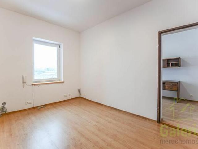 Przestronny lokal biurowy, 25m2, ul. Leona Heyki