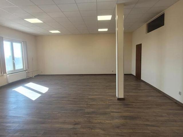 Przestronny lokal biurowy 70 m2 w centrum Pomorzan