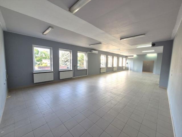 Przestronny lokal biurowo usługowy 187 m2 w Ursusie