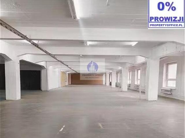 Przestronny lokal magazynowo biurowy 390 m2 z dostępem do światła