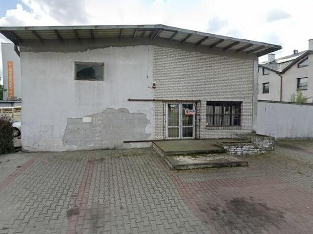 Przestronny lokal na sprzedaż lub wynajem w centrum Płońska