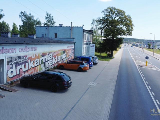 Do sprzedania przestronny obiekt usługowy 548 m² z magazynami