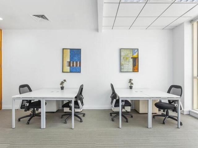 Przestrzeń do pracy dla 3 4 osób w Regus Grojecka