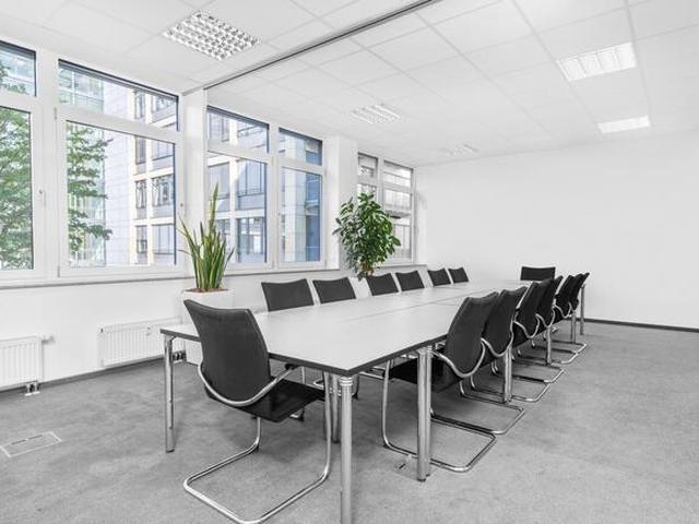 Przestrzeń do pracy dla 3 4 osób