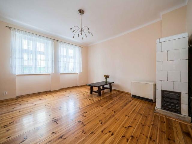 Przestrzeń na Jeżycach — kawalerka do pracy 32.6 m²