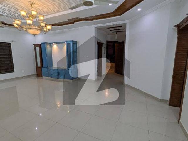 Pwd road kanl house available for rent all facility available