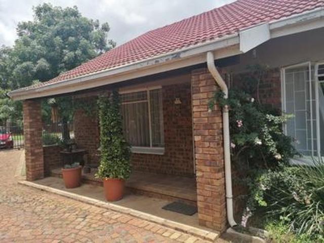 pta north 2homes on 1 property for sale!