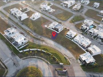 PUNTA TIBURON, Terreno en VENTA de 238m2 frente area verde