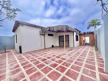 PUNTA BARANDUA: CASA CON 2 DEPARTAMENTOS A 3 CUADRAS DEL MAR