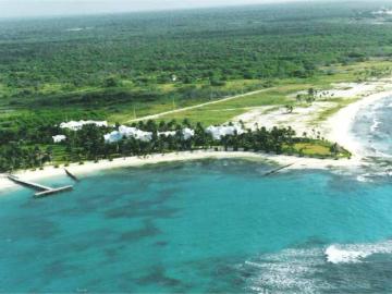 Punta Esmeralda: Terreno hotelero frente al mar / Beachfront hotel land