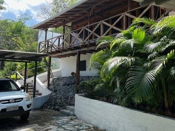PUNTA PRIETA: Se Vende Casa en Zona Rural, en la Montaña y Cerca del Mar en Jama