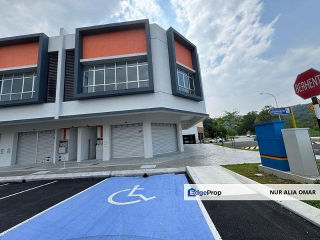 Puncak Alam