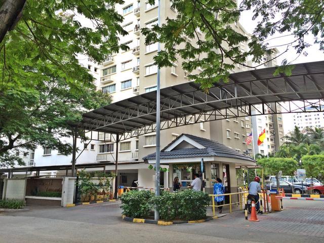 Puncak Damansara Condo Bandar Utama LRT Kayu Ara
