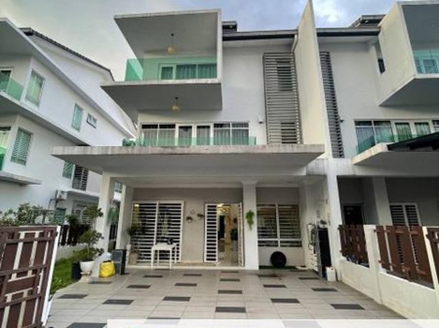 Puncak Saujana