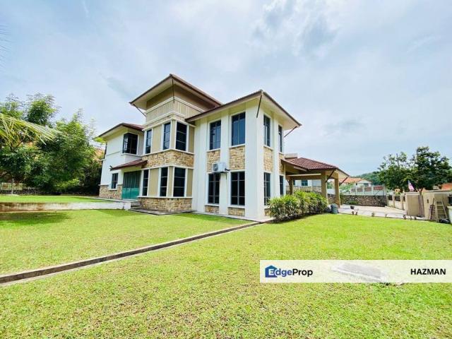 Puncak Pinggiran Putra