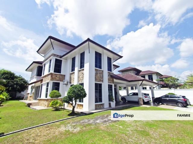 Puncak Pinggiran Putra