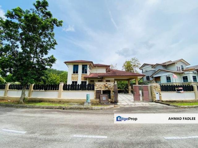 Puncak Pinggiran Putra
