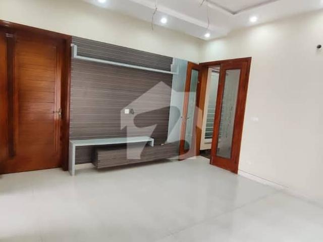 Punjab Society Phase 2 Hot Location House 6 Bedrooms 6 Bathrooms Double Garage Elec Water Gas