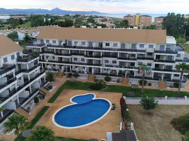 Pubicado en una exclusiva urbanización con piscina, jardines. 75m² Dénia