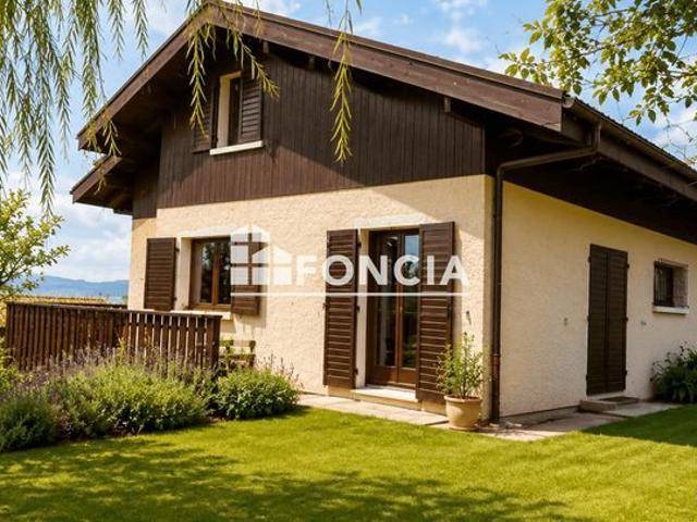 Publier – Maison familiale avec vue lac, beaux volumes et terrain arboré de 1 215 m²