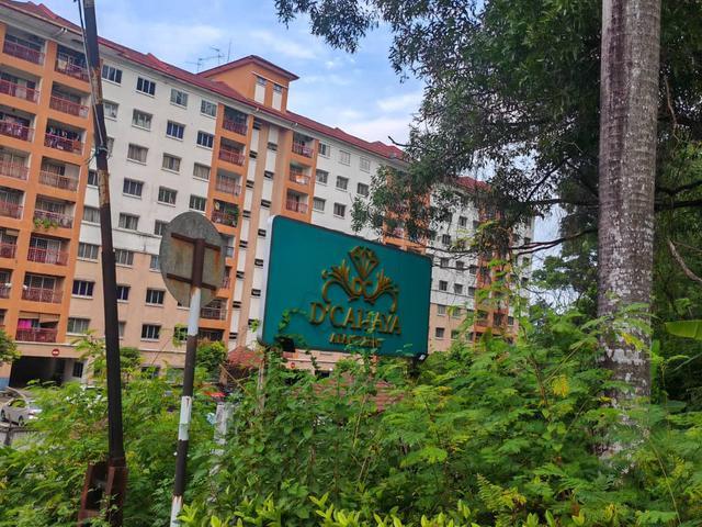 puchong bandar kinraraDcahaya Apartment for SALE