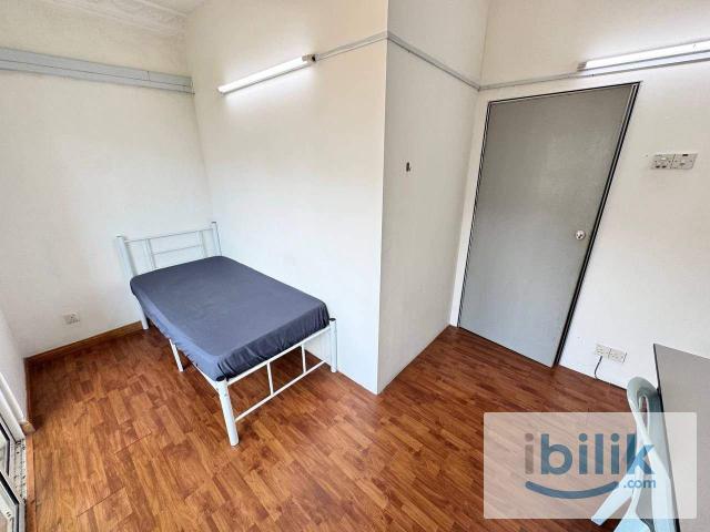 Puchong D/Storey Room rent WiFi Cleaning Services near LRT Bus Shopping ️ Mall Mini Market