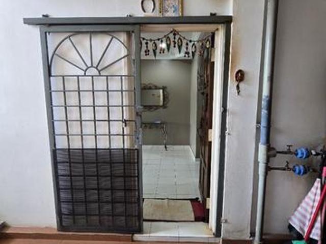 Puchong Fully Renovated 3 Bedroom Apartment in Taman Mawar