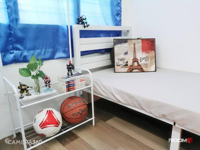 Puchong jaya near ioi mall and LRT station, air cond room RM 450