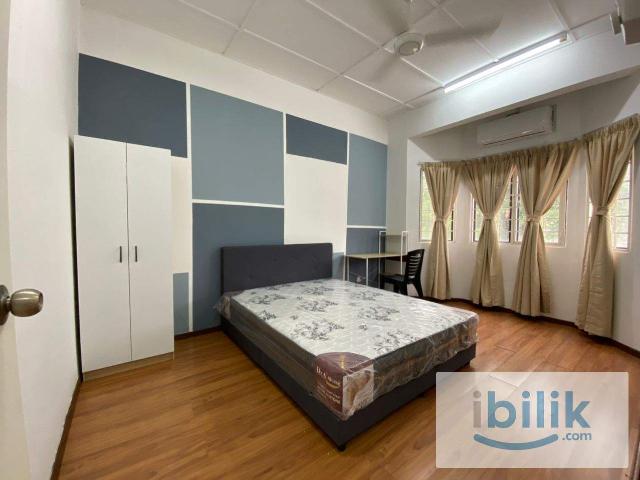 Puchong Prima | Master Room with Private Bathroom | 5min walk to LRT Puchong Prima