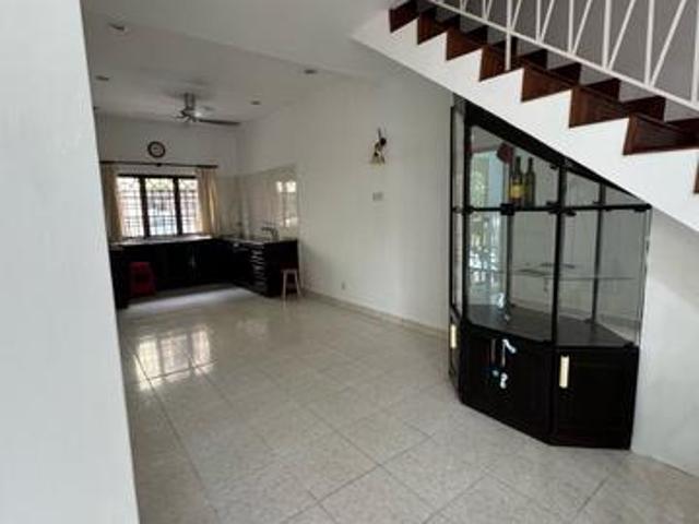Puchong Prima walking distance to Lrt puchong prima 2 storey
