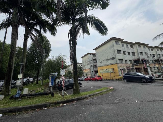 Puchong Seri Damai 650sf Ground Floor Low Cost Saujana Puchong Sp 1