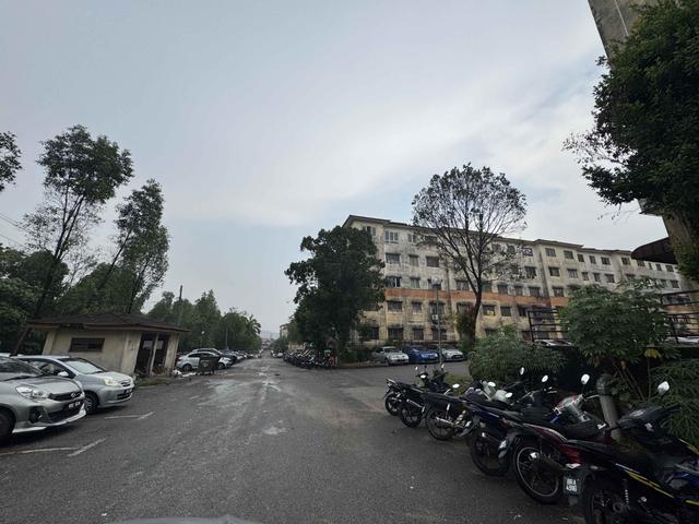 Puchong Seri Damai Flat 650sf Basic Walk Up Apt Saujana Puchong Sp 1