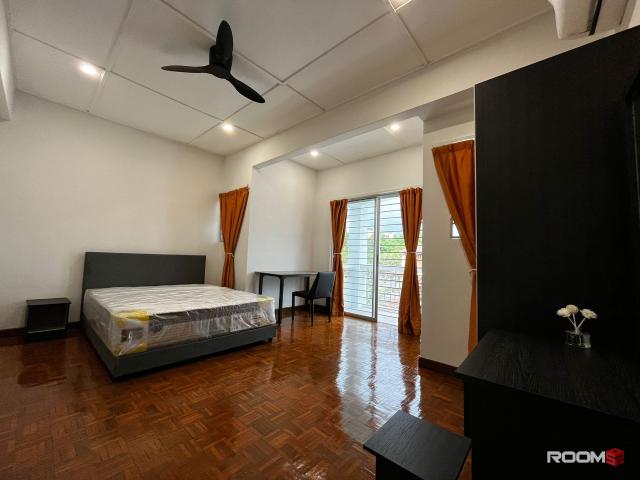 Puchong Single Room For Rent Chinese Female