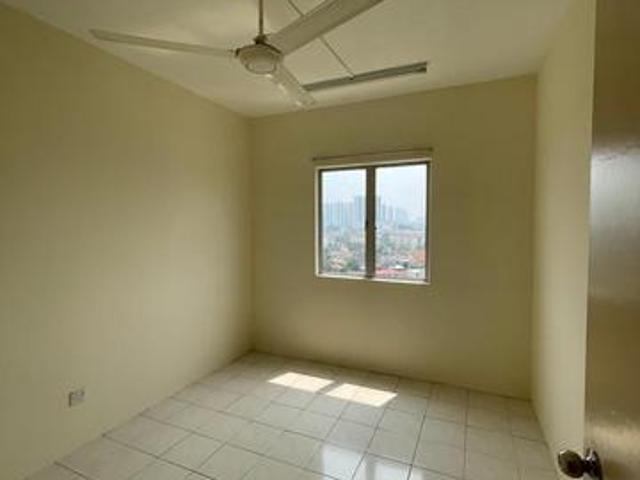 Puchong Tmn Kinrara Suria Kinrara Condo Near LRT Full Loan