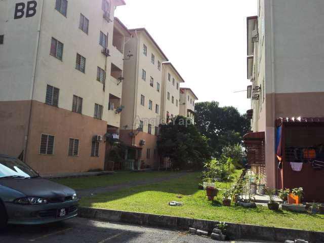 Puchong Utama Court 2 753sqf Puchong1k bookingFull loanRENO unit