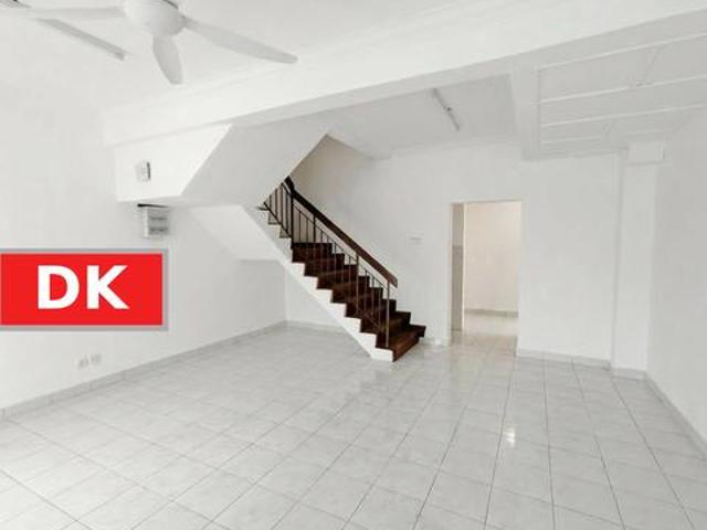 Puchong Utama Double Storey House for Sale Well Kept