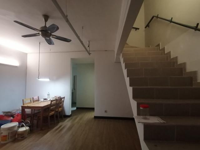 Puchong Utama PU12 Freehold Renovated Partly Furnished 2 Storey House