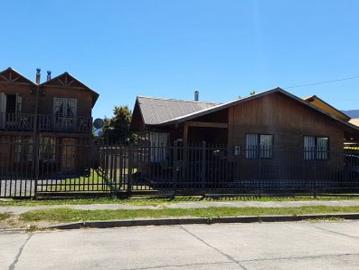 Pucón, sector urbano venta de casa más dos cabañas