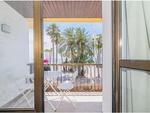 Puerta del Mar en 1º Línea con 3 Dormitorios y 2 Baños