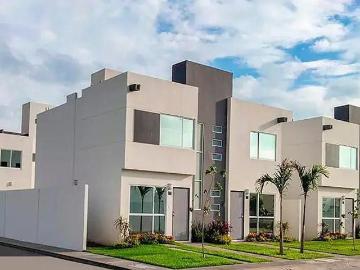 Puerta Paraíso casa en clouster en VENTA con alberca y palapa