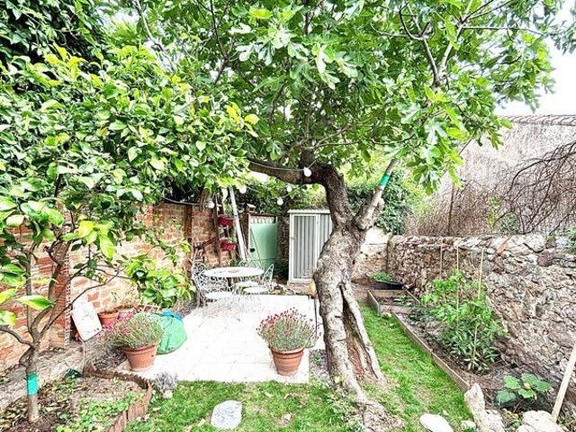 PUGET VILLE APPARTEMENT TYPE 2 AVEC TERRASSE ET JARDIN