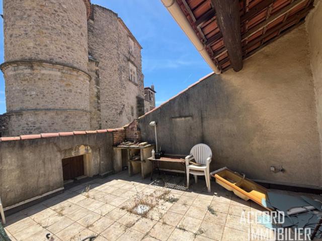 Puissalicon, Immeuble de 3 appartements avec extérieur à rén