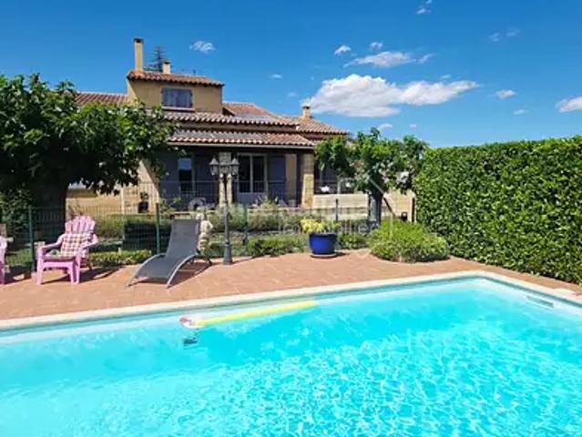 Pujaut 30131 Achat / Vente maison 7 pièces t7 au dernier étage